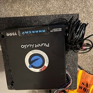 Planet Audio Car Amplifier - Black and Blue